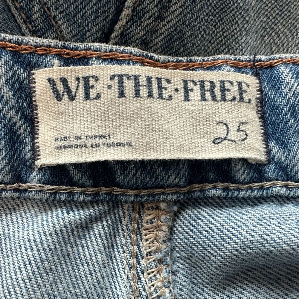 We The Free Moxie Barrel Jeans. Size: 25 - Picture 8 of 16